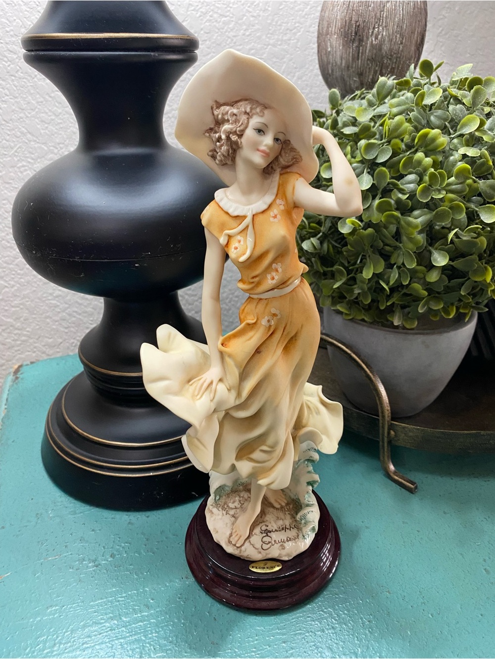 Giuseppe Armani 1997 “April” Figurine